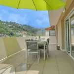 Spacieux Rooftop Parking, Terrasse Ensoleillee